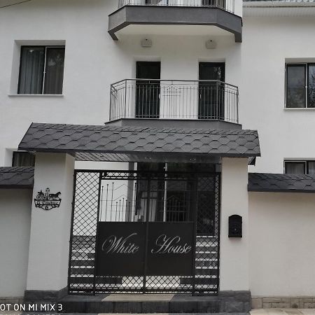 White House Aparthotel Balti Exterior foto